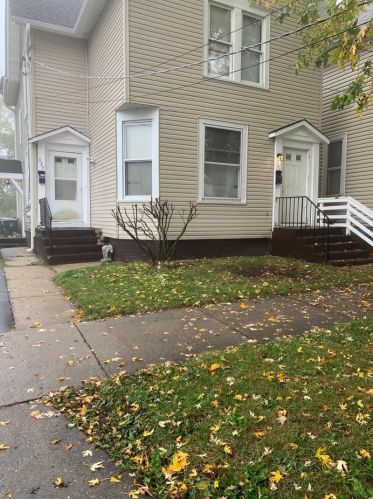 429 Center St, Waukegan, IL 60085-2003