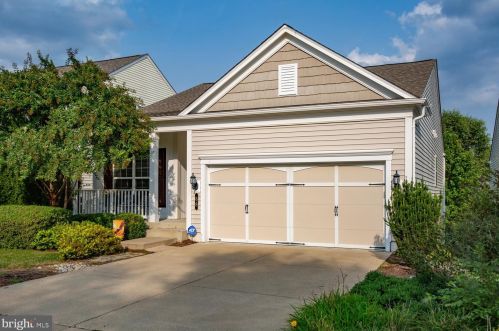 68 Table Bluff Dr, Fredericksburg, VA 22406-5458