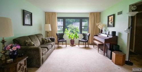 385 Hopper Ave, Ridgewood, NJ 07450-5103