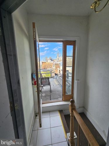 2045 Christian St, Philadelphia PA 19147-4216 exterior