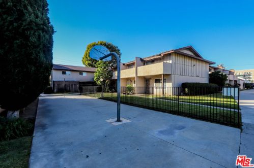 521 Lyon St, Santa Ana CA  92701-7301 exterior