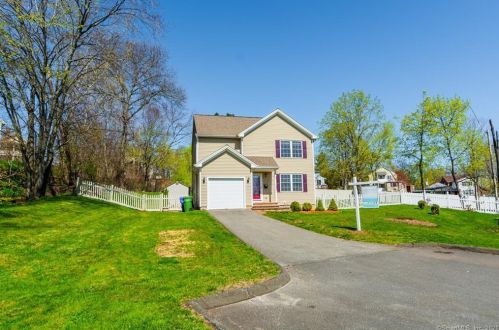 3 Lakeside Ave, Middletown, CT 06457-4155