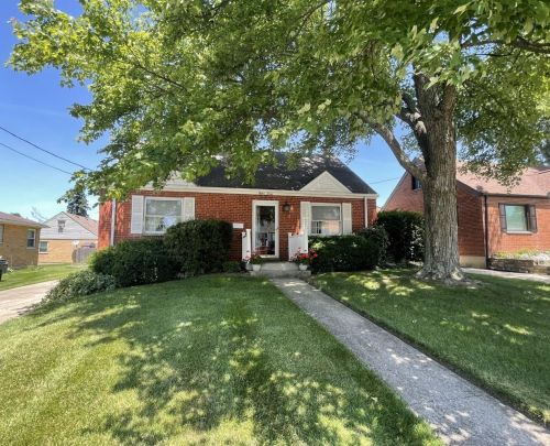 1240 Carolann Ln, Cincinnati, OH 45215-4015