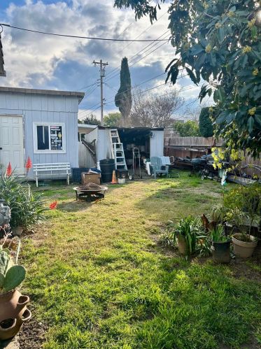 1631 School St, Lodi, CA 95240-6244