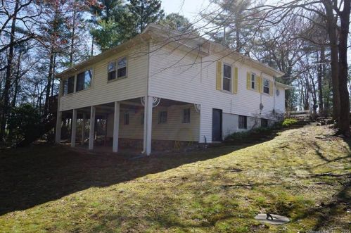 14 Lakeview Ave, Ellington CT  06029-3040 exterior