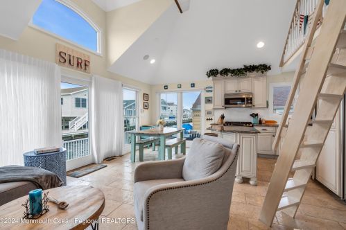 211 Canal Ln, Lavallette NJ  08735-1604 exterior