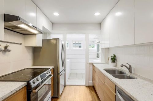 1102 Hawthorne St, Atlanta GA  30307-2609 exterior
