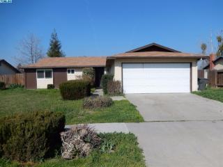 1480 Aspen Ave, Tulare, CA 93274-6935