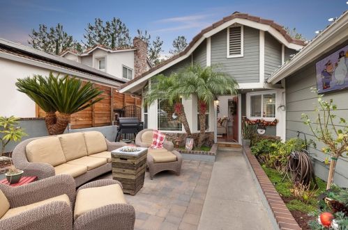 8434 Foothill St, Anaheim, CA 92808-1206
