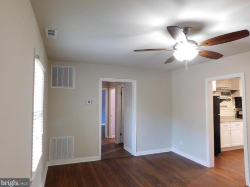7301 Auburn St, Annandale, VA 22003-5821
