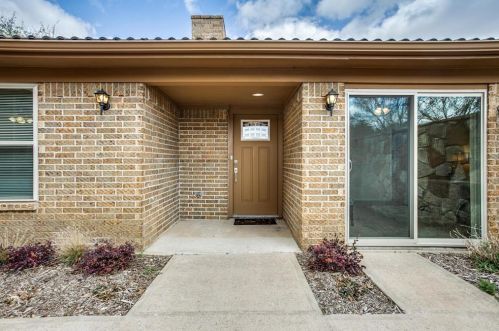 6866 Chickering Rd, Fort Worth TX  76116-9127 exterior