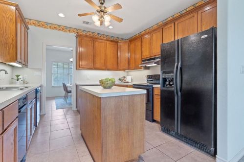 180 Youngs Pr Rd, Webberville TX 78621-5537 exterior