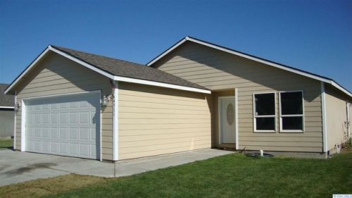 4911 Buchanan Ln, Pasco, WA 99301-8419