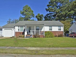 1521 Blanche Dr, Portsmouth, VA 23701-2201