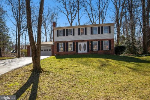 12135 Westwood Hills Dr, Herndon, VA 20171-1512