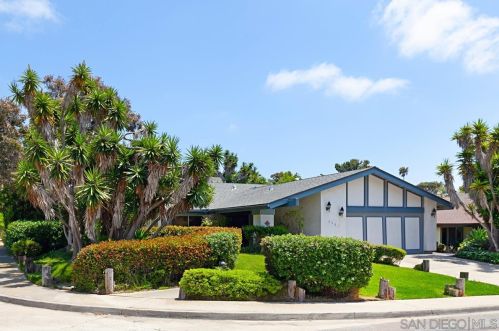 2921 Murat St, San Diego, CA 92117-2447