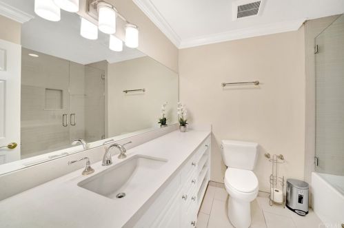3561 Windspun Dr, Huntington Beach CA  92649-2027 exterior