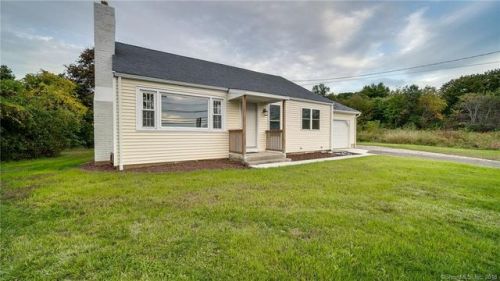 738 Saybrook Rd, Middletown CT  06457-4727 exterior