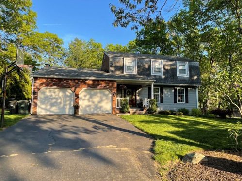11 Silver Maple Dr, Coventry, RI 02816-6441