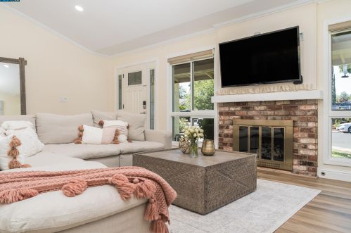 22 Pecan Ct, San Ramon, CA 94583-3429