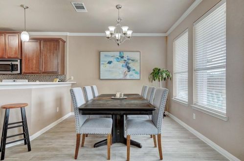 108 Ferrule Dr, Uhland TX 78640-8008 exterior