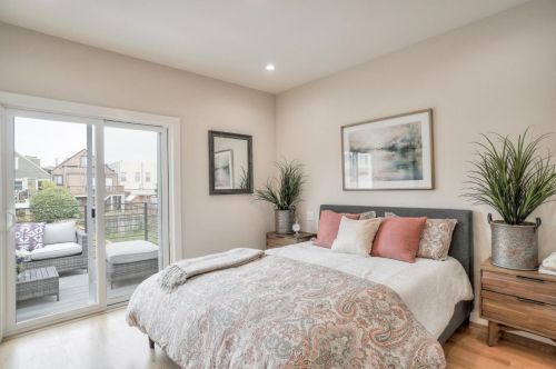 260 Girard St, San Francisco CA 94134-2110 exterior