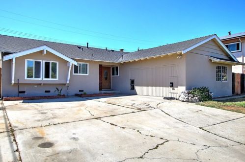 77 Manchester Pl, Santa Barbara, CA 93117-1929