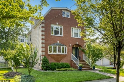 9 Edgebrook Pl, Cranford, NJ 07016-3004