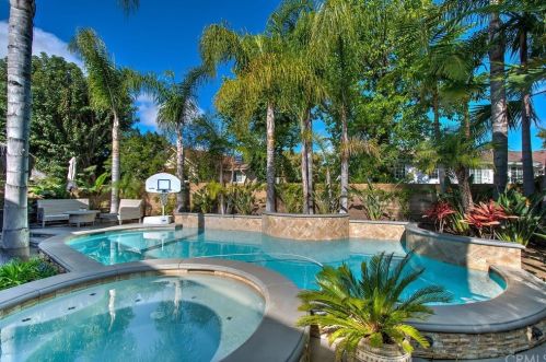 25091 Shaver Lake Cir, El Toro, CA 92630-2539