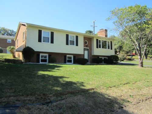 3 Kenwood Dr, Verona, VA 24482-2649