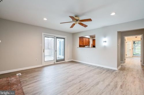 5074 Queens Wood Dr, Springfield VA  22015-1530 exterior