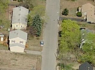 65 Villa Ave, Warwick, RI 02886-5016