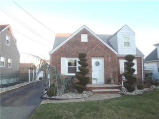 24 Louis St, Perth Amboy, NJ 08861-1536