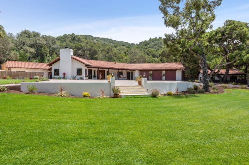2 Sleepy Hollow Dr, Tassajara Hot Springs, CA 93924-9149