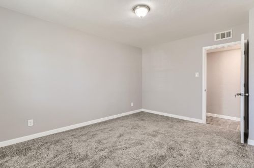 706 Troy Ct, Aurora CO 80011-6641 exterior