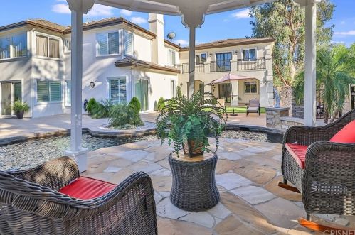 605 Noble Rd, Simi Valley, CA 93065-5344