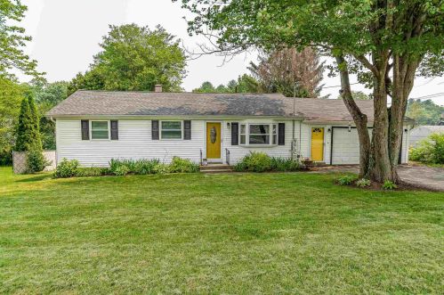 9 Woodgate St, Nashua, NH 03063-3652