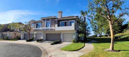 1031 Daybreak Ct, Anaheim CA  92808-2405 exterior