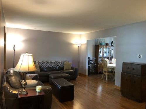 955 Aberdeen Dr, Bull Valley, IL 60014-7823
