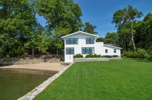 31 Bluff Ave, Norwalk CT  06853-1802 exterior