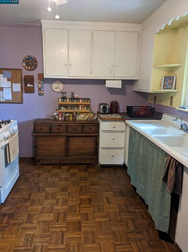 2096 Hoover Ave, Concord CA  94523-4645 exterior