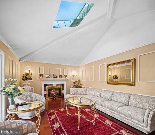 16 Ronit Dr, Trenton NJ 08628-2225 exterior