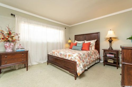 1629 Heather Ridge Dr, Glendale CA  91207-1035 exterior