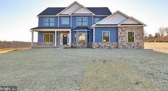 790 Emerald Valley Ln, Bangor, PA 18013