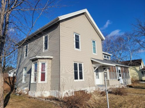 330 3rd St, Dumfries, MN 55981-1206