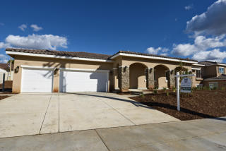 1652 Redwood St, Escondido, CA 92025-5645