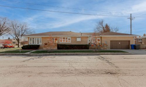 4956 Mont Clare Ave, Chicago, IL 60656