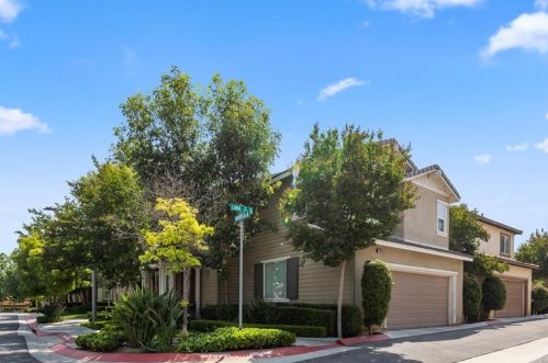3285 Laval Ln, Riverside, CA 92503-8901