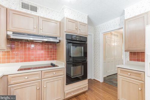 13825 Gate Dr, Silver Spring MD 20906-2208 exterior