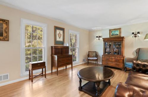 535 Bridgewater Dr, Atlanta GA  30328-2814 exterior
